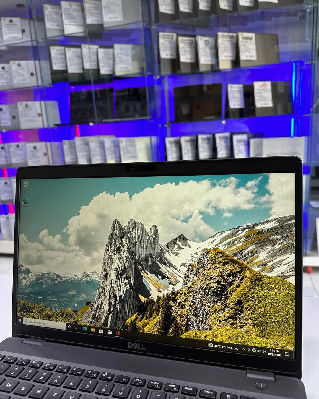 💻 Dell Latitude 5500 | 15.6″ FHD • i7 8th • 16GB RAM • 512GB SSD • Premium Work ✨